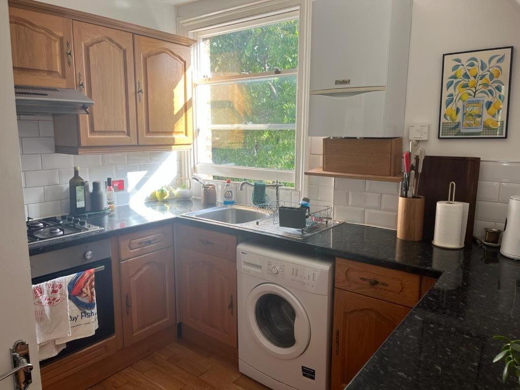 2 Bedroom Top Floor Flat, West Dulwich Free Street Parking Londres Extérieur photo